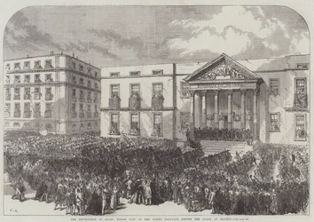La revolución en España, desfile de la población armada ante la Junta en Madrid